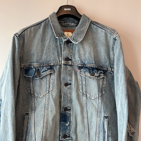 Levi’s The Trucker Denim Jacket - Picture 2 of 9